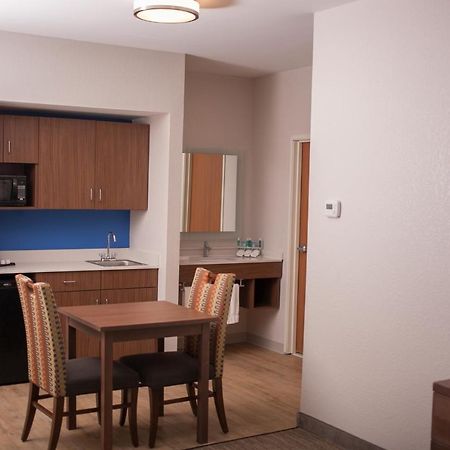 Holiday Inn Express & Suites Logan, An Ihg Hotel Exteriör bild