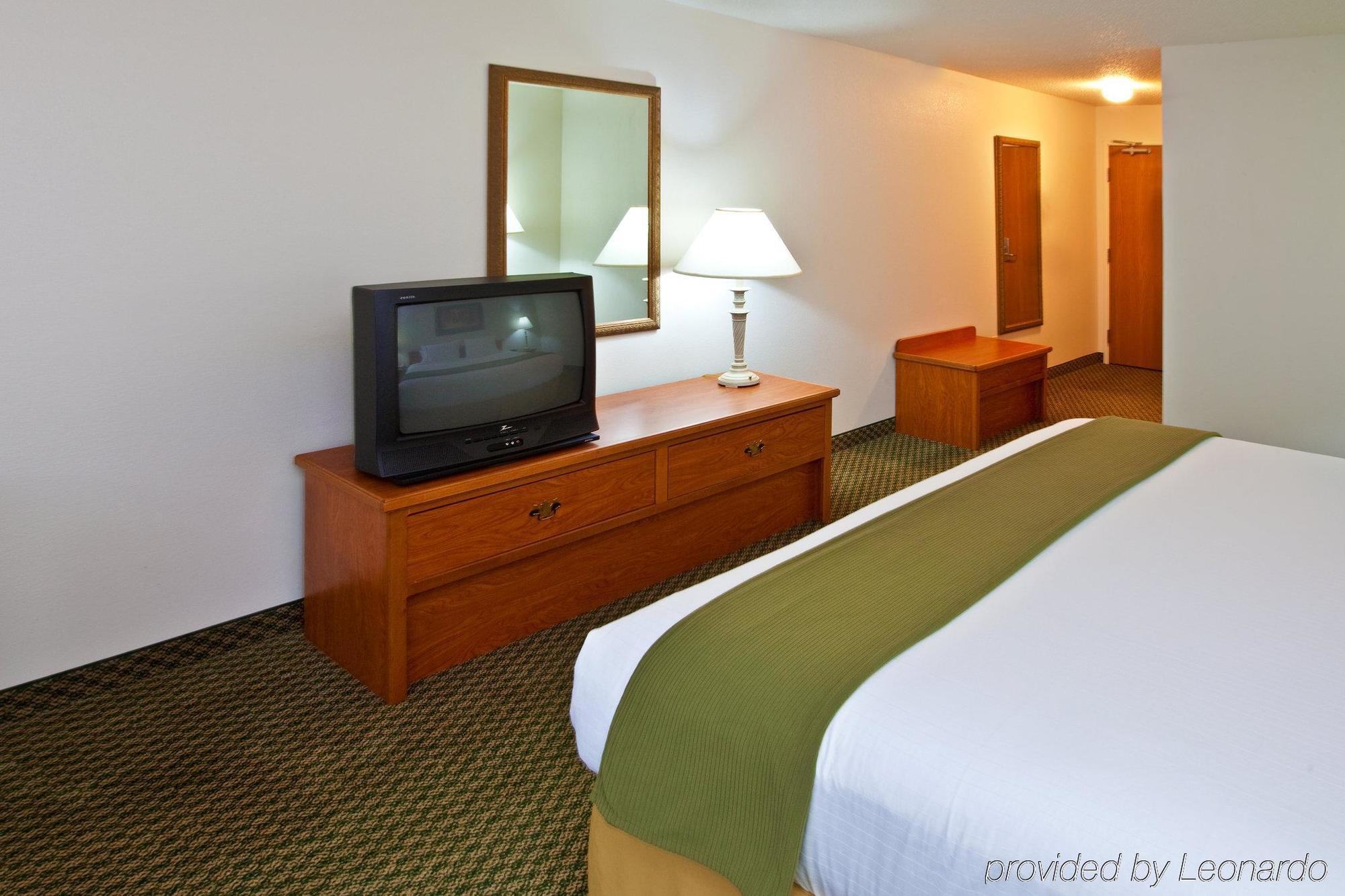 Holiday Inn Express & Suites Logan, An Ihg Hotel Rum bild
